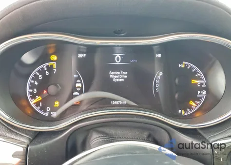 2015 Jeep Grand Cherokee Overland z USA, uszkodzony, nr VIN 1C4RJFCG1FC807487